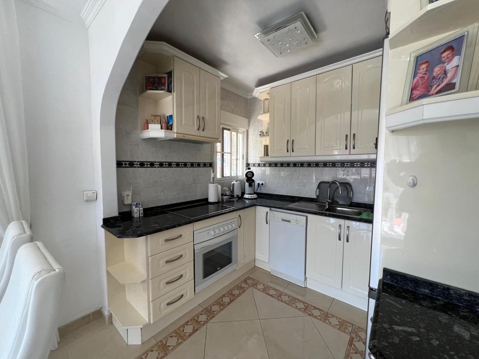 Chalet de 4 habitaciones en La Nucia en venta con piscina garaje - 560.000 € (Ref: 8939469)