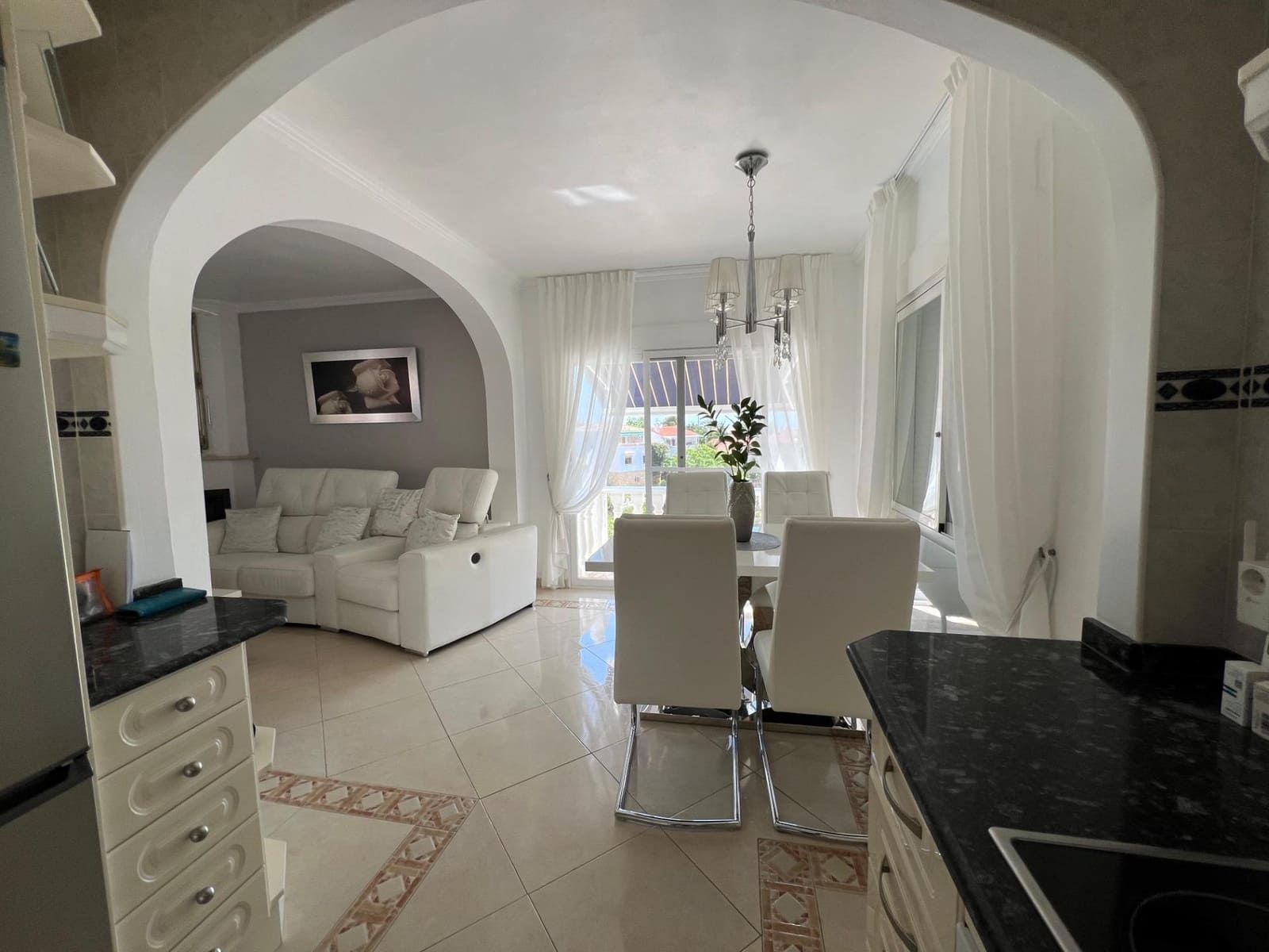 Chalet de 4 habitaciones en La Nucia en venta con piscina garaje - 560.000 € (Ref: 8939469)