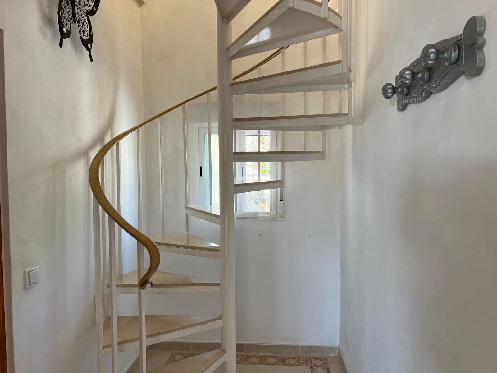 Chalet de 4 habitaciones en La Nucia en venta con piscina garaje - 560.000 € (Ref: 8939469)