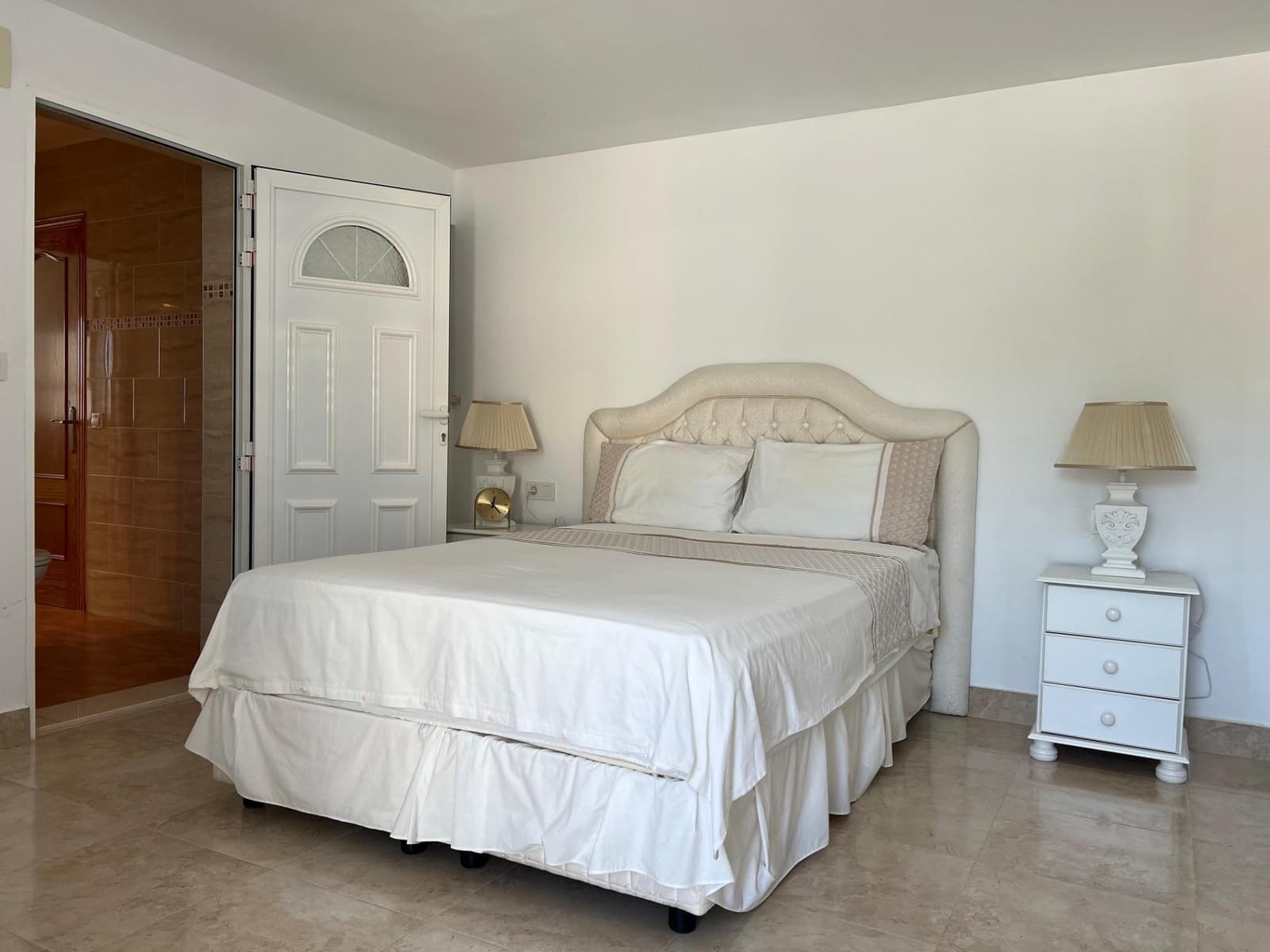 Chalet de 4 habitaciones en La Nucia en venta con piscina garaje - 560.000 € (Ref: 8939469)