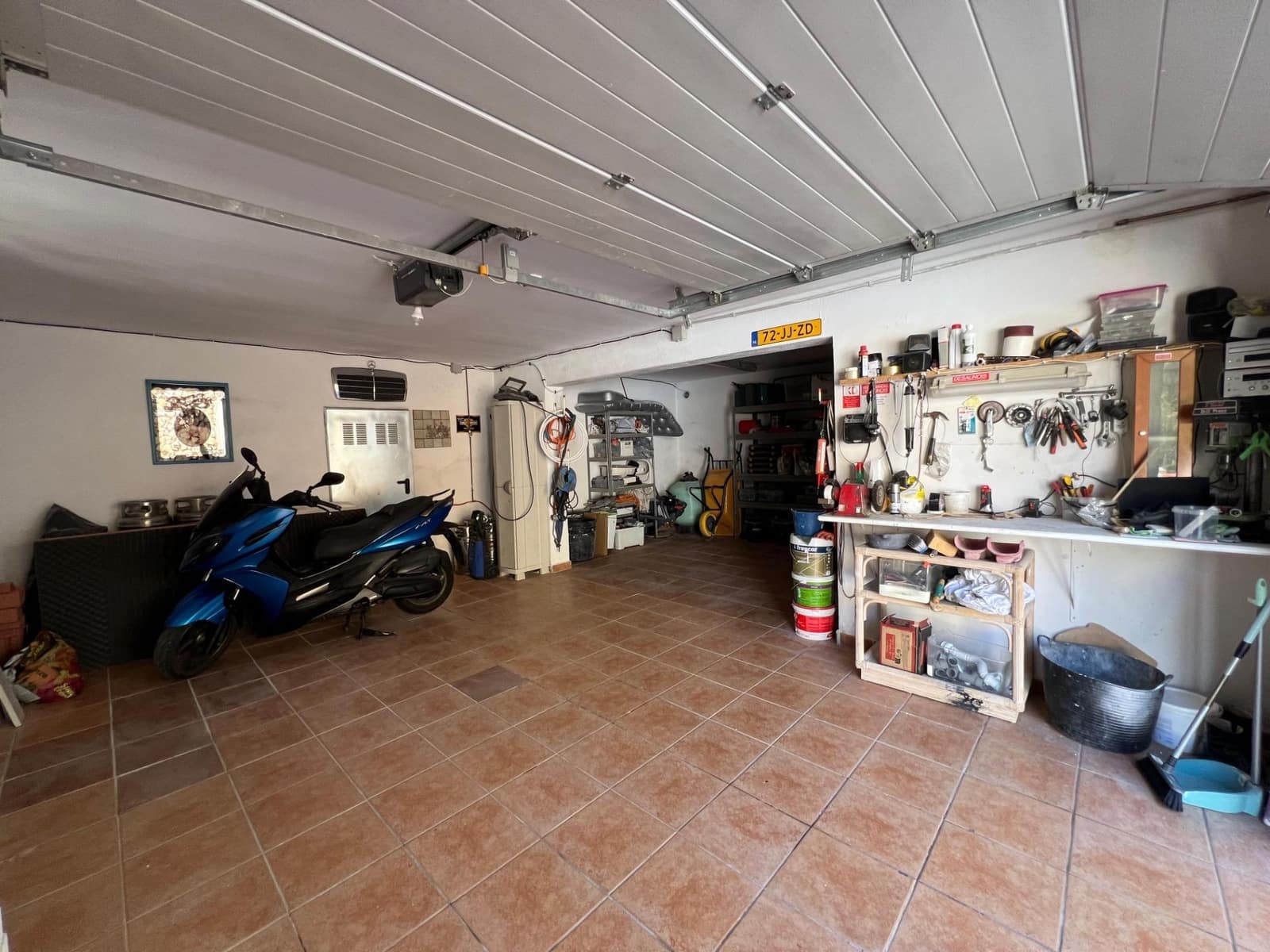 Chalet de 4 habitaciones en La Nucia en venta con piscina garaje - 560.000 € (Ref: 8939469)