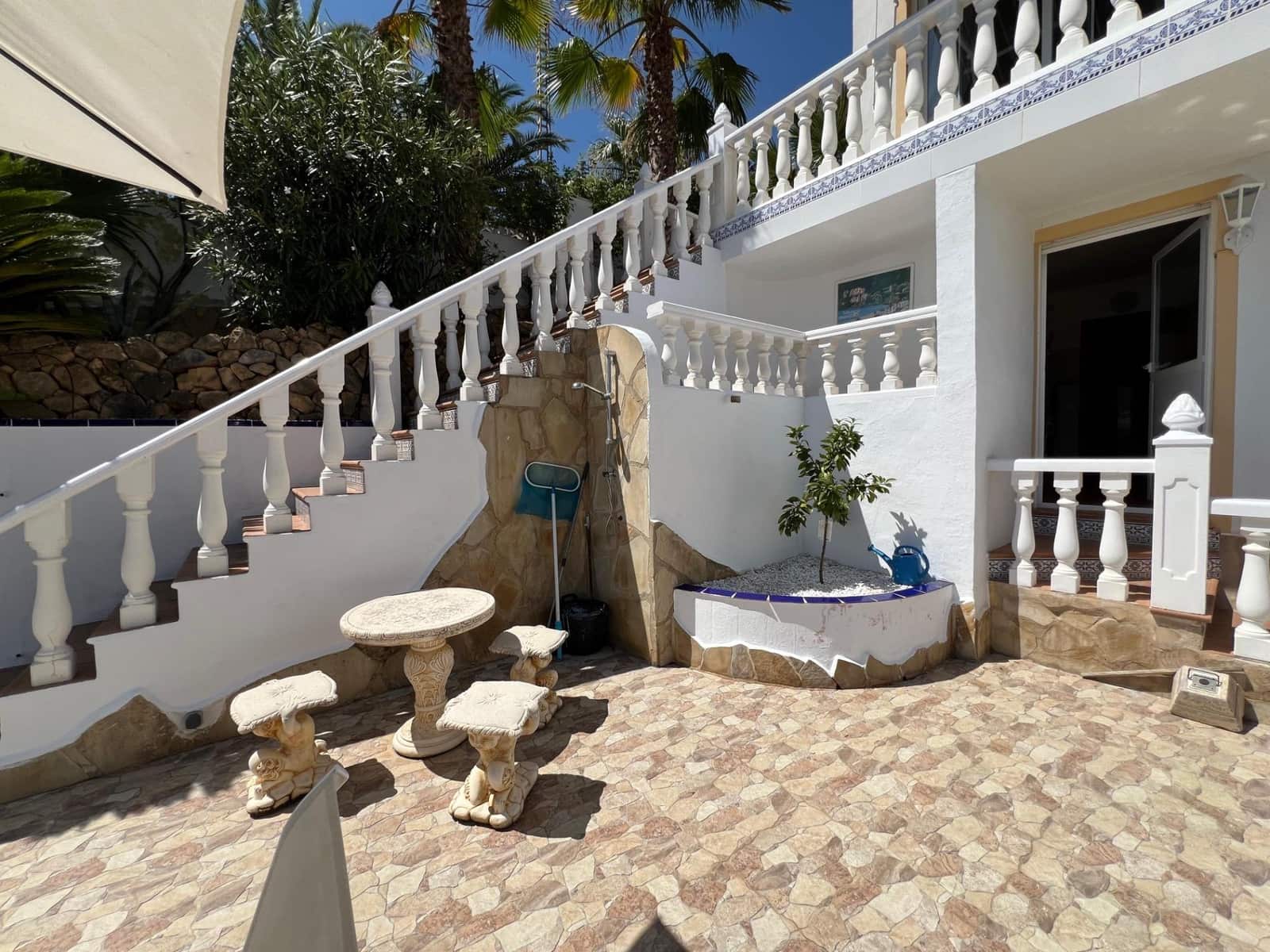 Chalet de 4 habitaciones en La Nucia en venta con piscina garaje - 560.000 € (Ref: 8939469)