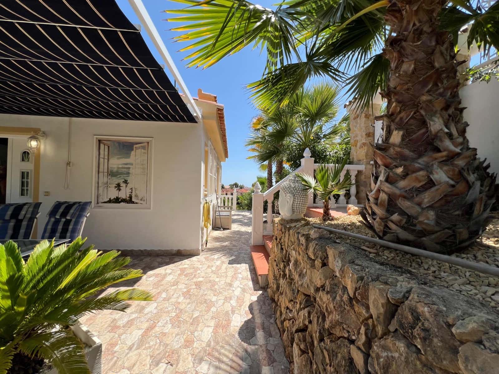 Chalet de 4 habitaciones en La Nucia en venta con piscina garaje - 560.000 € (Ref: 8939469)