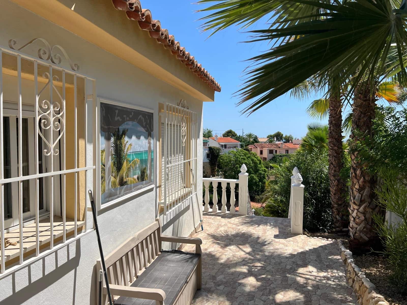 Chalet de 4 habitaciones en La Nucia en venta con piscina garaje - 560.000 € (Ref: 8939469)