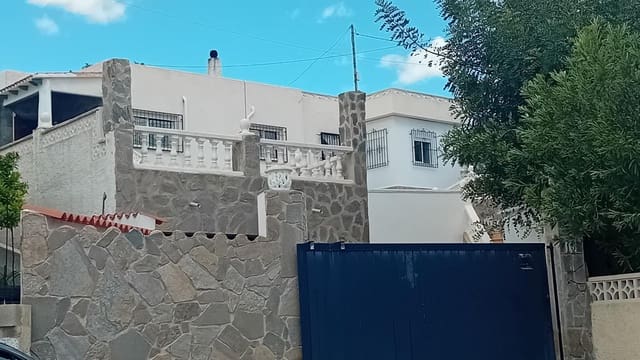 Chalet de 3 habitaciones en Alfaz del Pi / L'Alfàs del Pi en venta con piscina garaje - 520.000 € (Ref: 8940036)