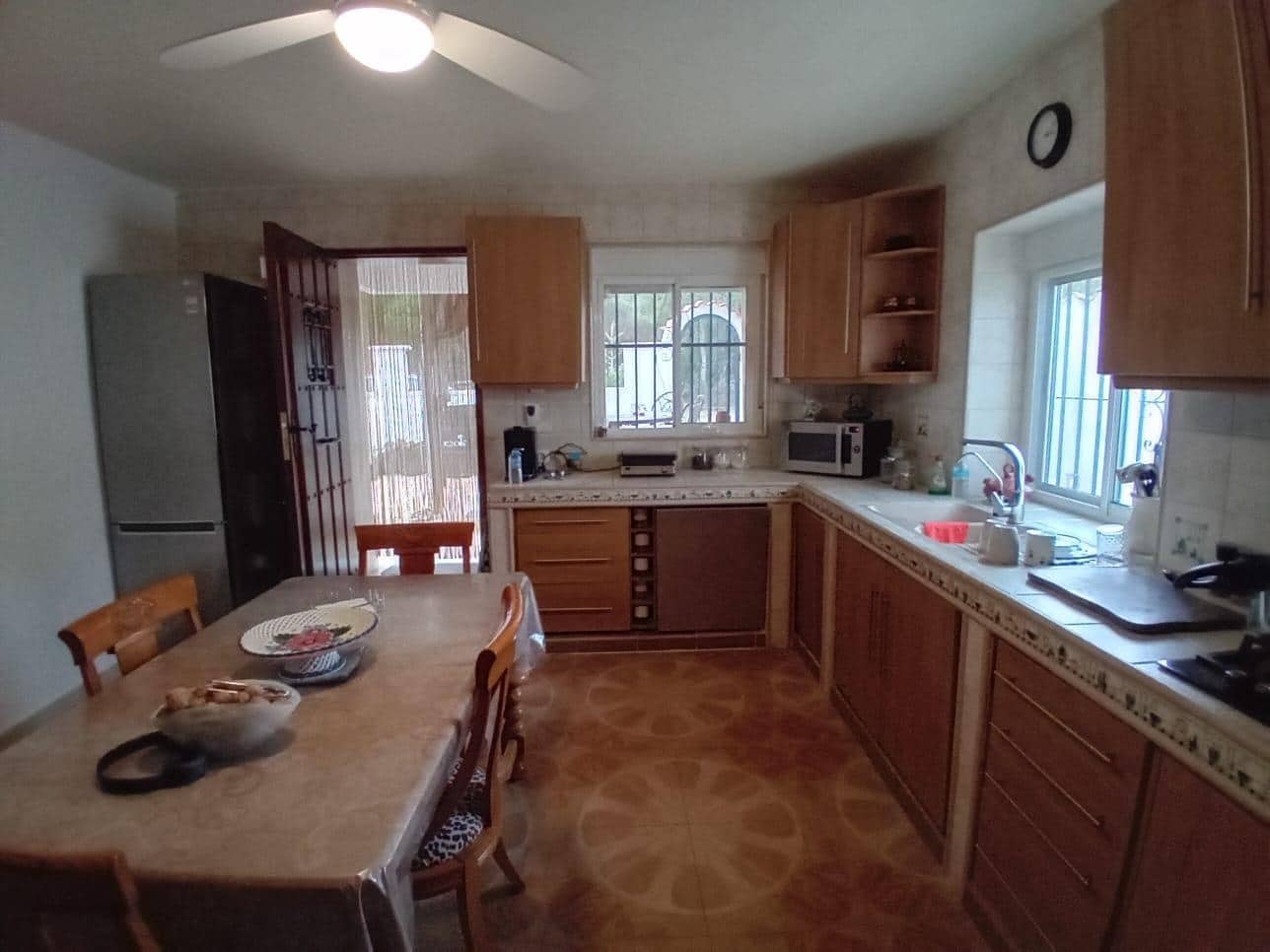 3 bedroom Villa for sale in Alfaz del Pi / L'Alfas del Pi with pool garage - € 520,000 (Ref: 8940036)