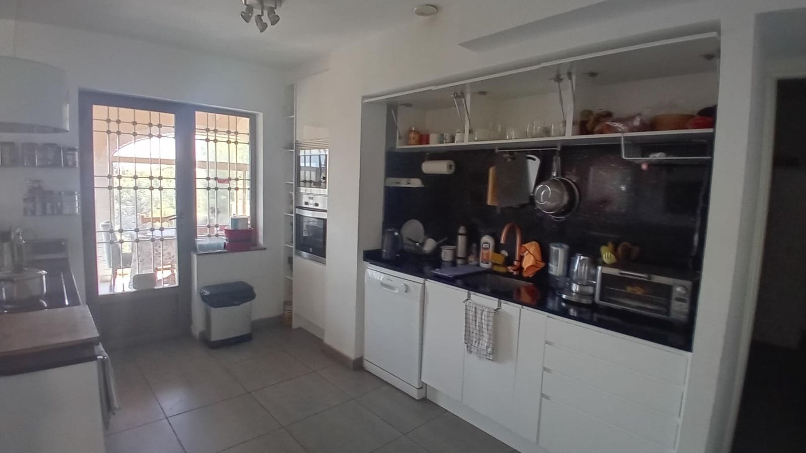 8 makuuhuone Huvila myytävänä paikassa La Nucia mukana uima-altaan - 649 000 € (Ref: 9023278)