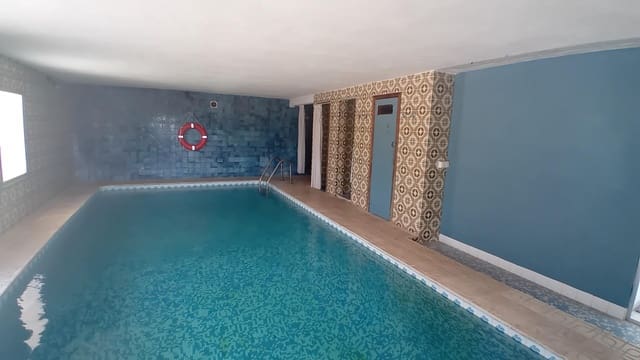 8 makuuhuone Huvila myytävänä paikassa La Nucia mukana uima-altaan - 649 000 € (Ref: 9023278)