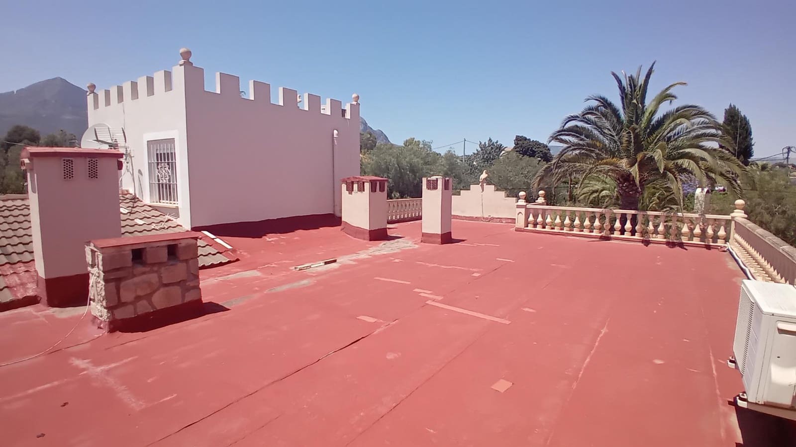 8 makuuhuone Huvila myytävänä paikassa La Nucia mukana uima-altaan - 649 000 € (Ref: 9023278)