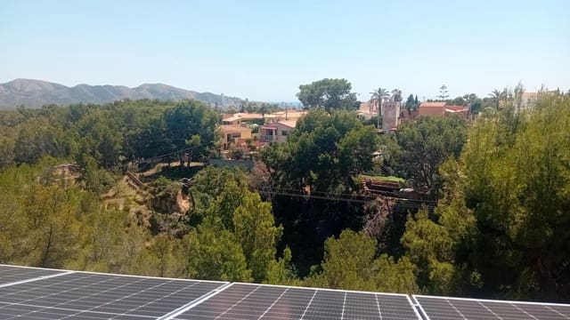 8 makuuhuone Huvila myytävänä paikassa La Nucia mukana uima-altaan - 649 000 € (Ref: 9023278)