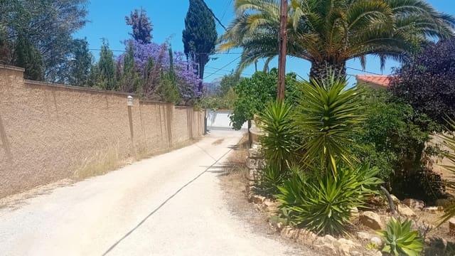 8 makuuhuone Huvila myytävänä paikassa La Nucia mukana uima-altaan - 649 000 € (Ref: 9023278)