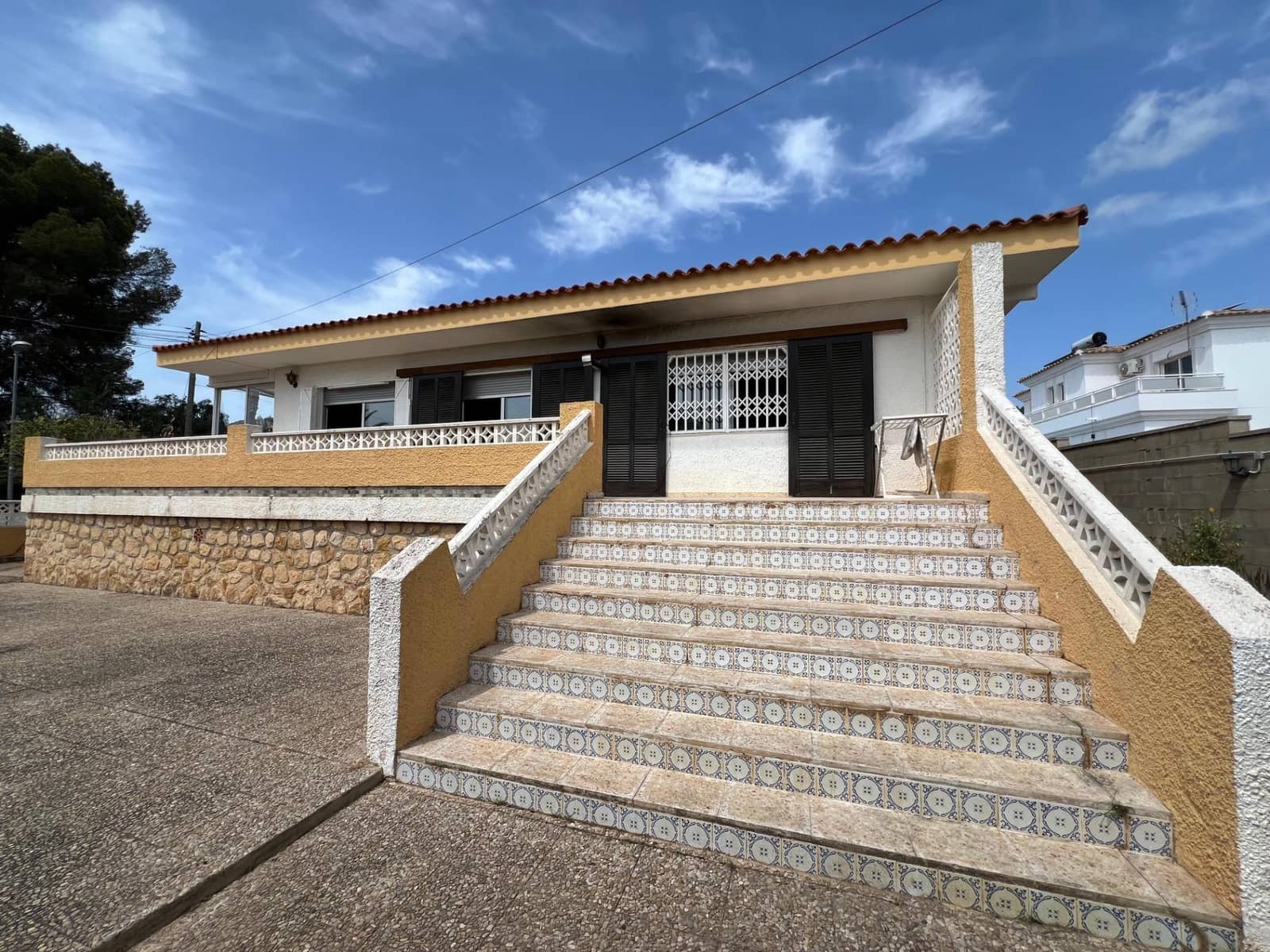 2 bedroom Villa for sale in La Nucia - € 380,000 (Ref: 9029543)