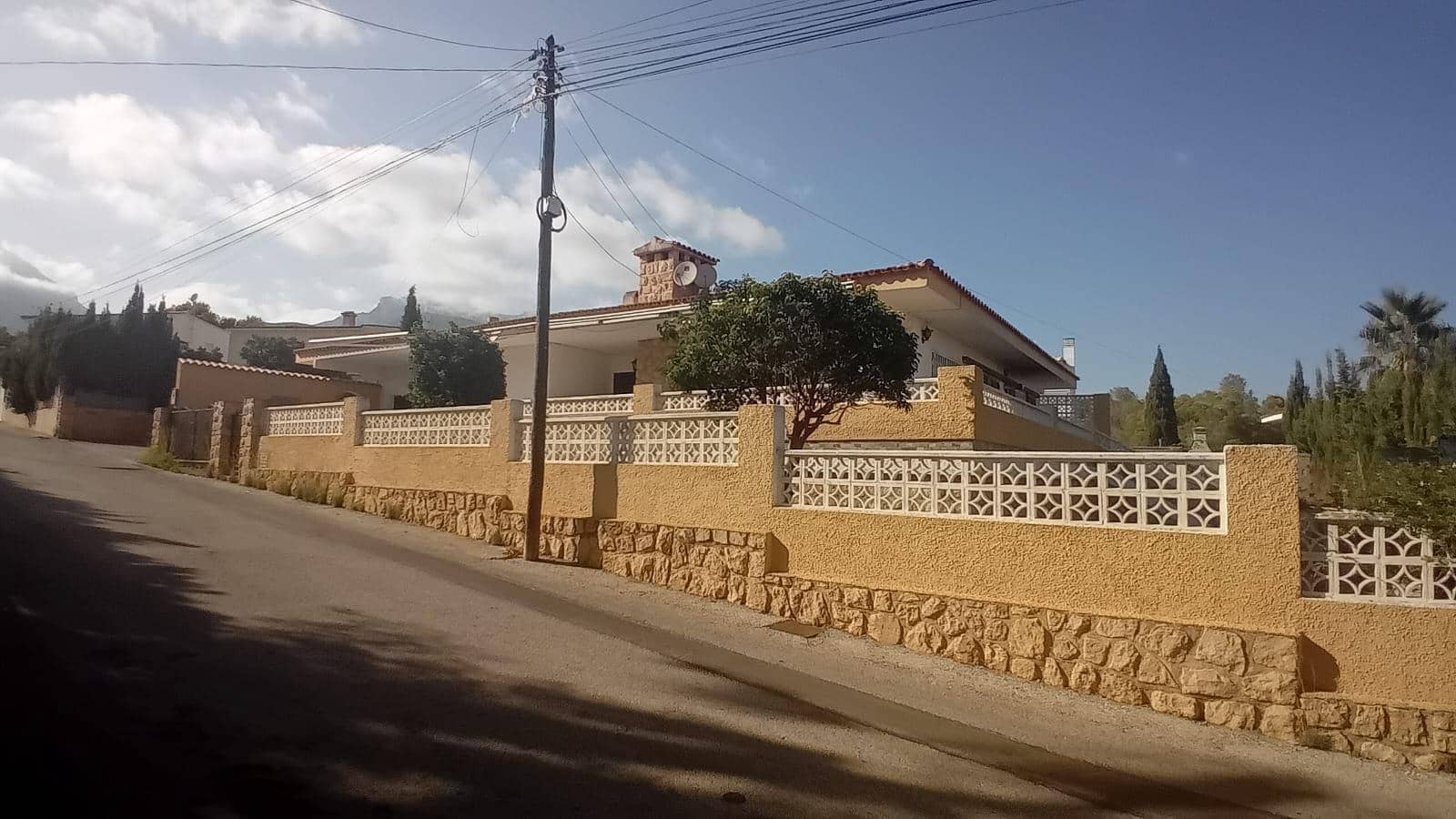 2 bedroom Villa for sale in La Nucia - € 380,000 (Ref: 9029543)