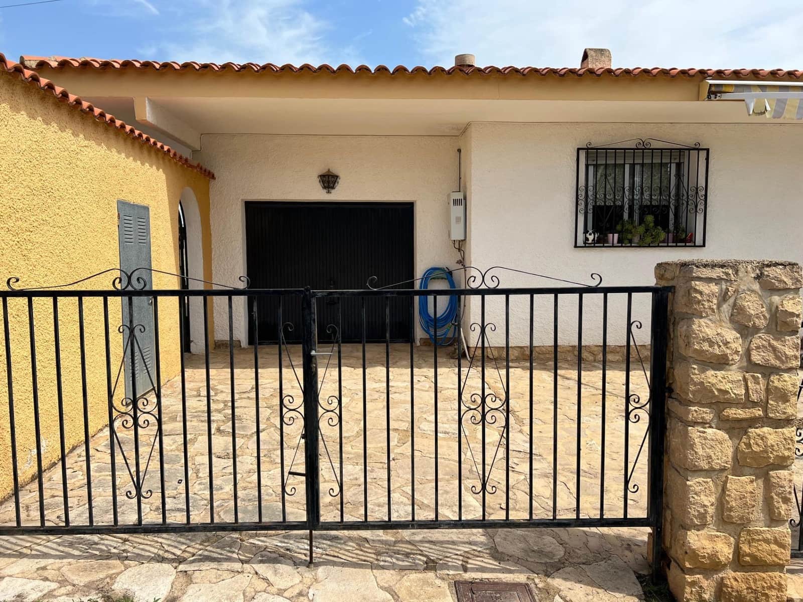2 bedroom Villa for sale in La Nucia - € 380,000 (Ref: 9029543)