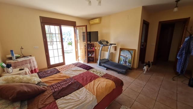 4 quarto Moradia para venda em Callosa d'En Sarrià com piscina - 700 000 € (Ref: 9042250)