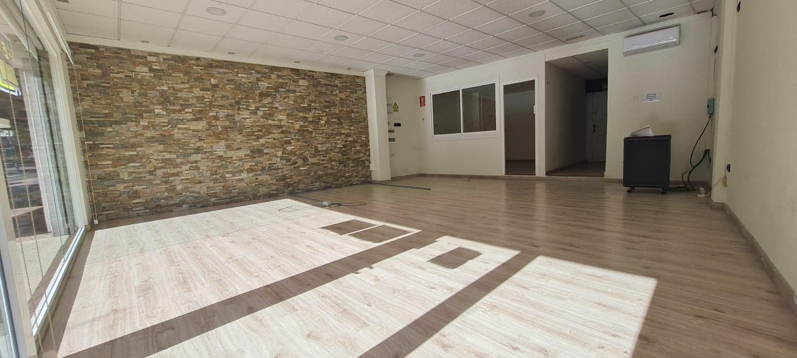 Kommersiell til salgs i Benidorm - € 130 000 (Ref: 9042251)