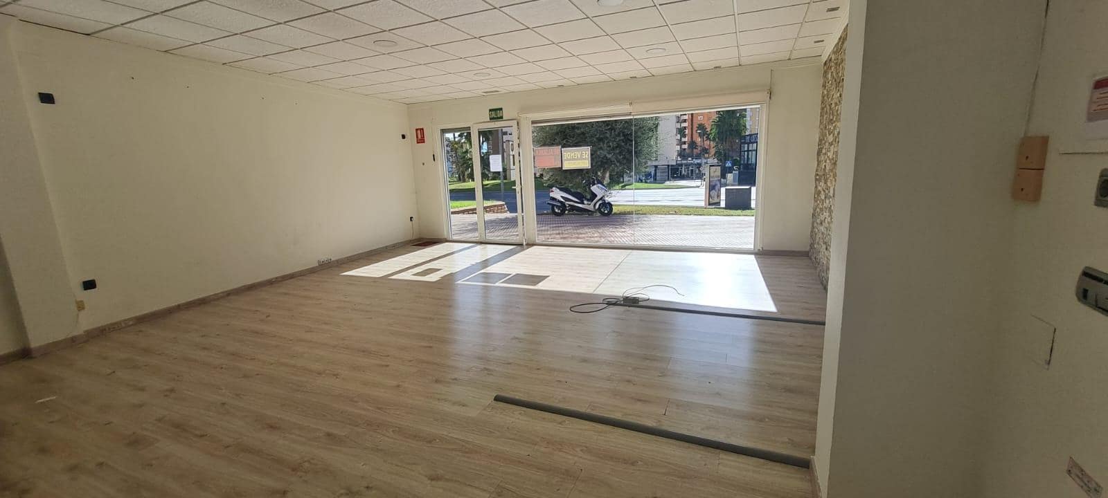 Kommersiell til salgs i Benidorm - € 130 000 (Ref: 9042251)