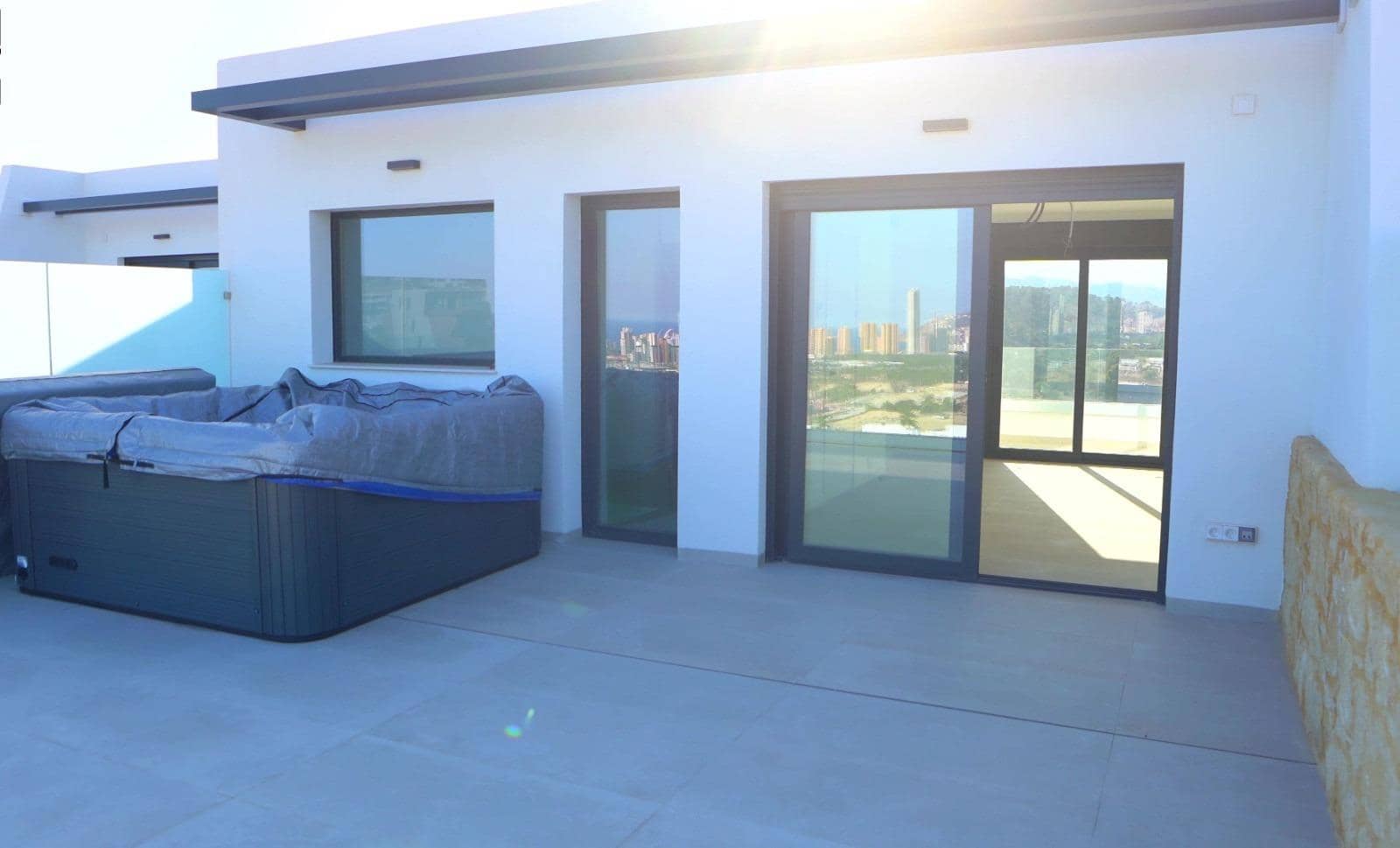 6 bedroom Penthouse for sale in Finestrat with pool - € 580,000 (Ref: 9057591)