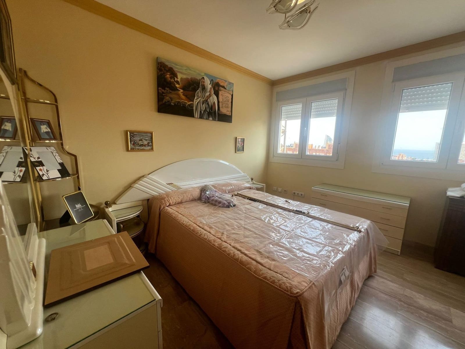 2 sovrum Lägenhet till salu i Benidorm med pool - 350 000 € (Ref: 9192352)