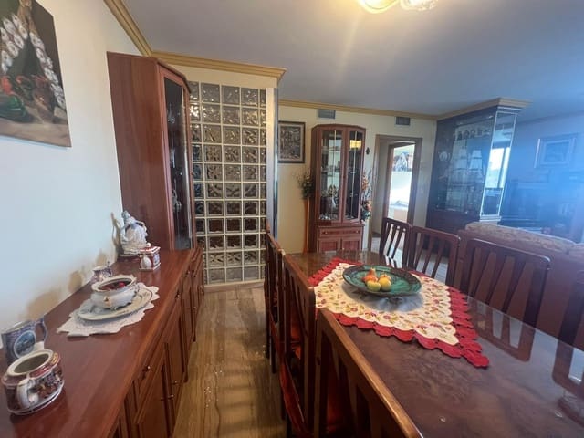 2 sovrum Lägenhet till salu i Playa Poniente, Benidorm med pool - 350 000 € (Ref: 9192352)