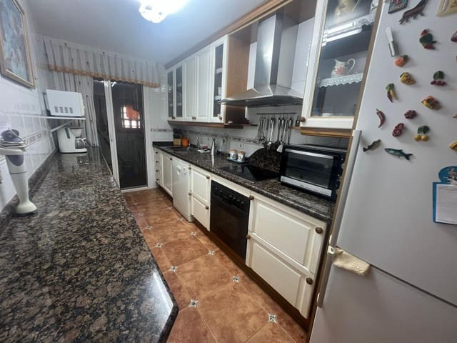 2 sovrum Lägenhet till salu i Playa Poniente, Benidorm med pool - 350 000 € (Ref: 9192352)