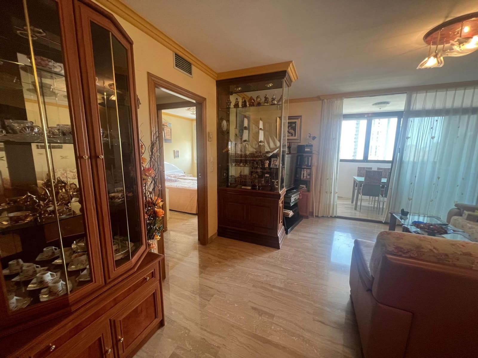 2 sovrum Lägenhet till salu i Benidorm med pool - 350 000 € (Ref: 9192352)