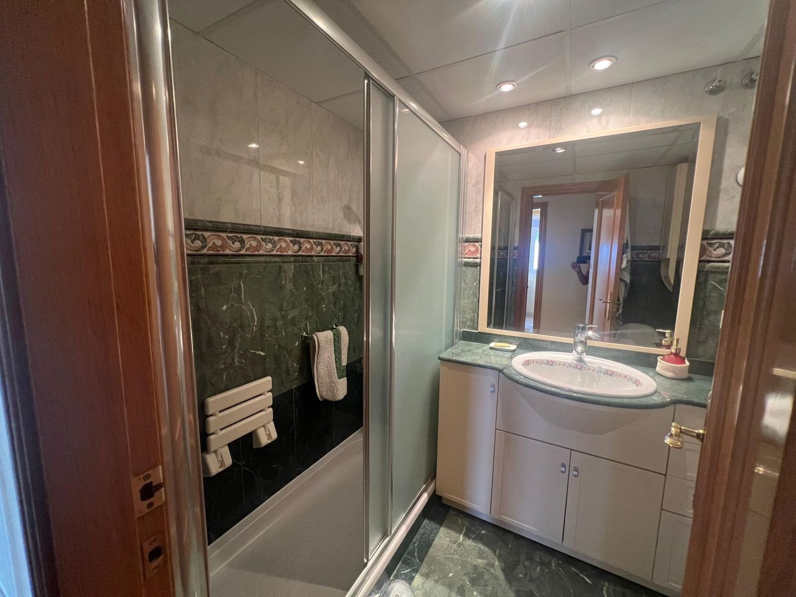 2 sovrum Lägenhet till salu i Benidorm med pool - 350 000 € (Ref: 9192352)