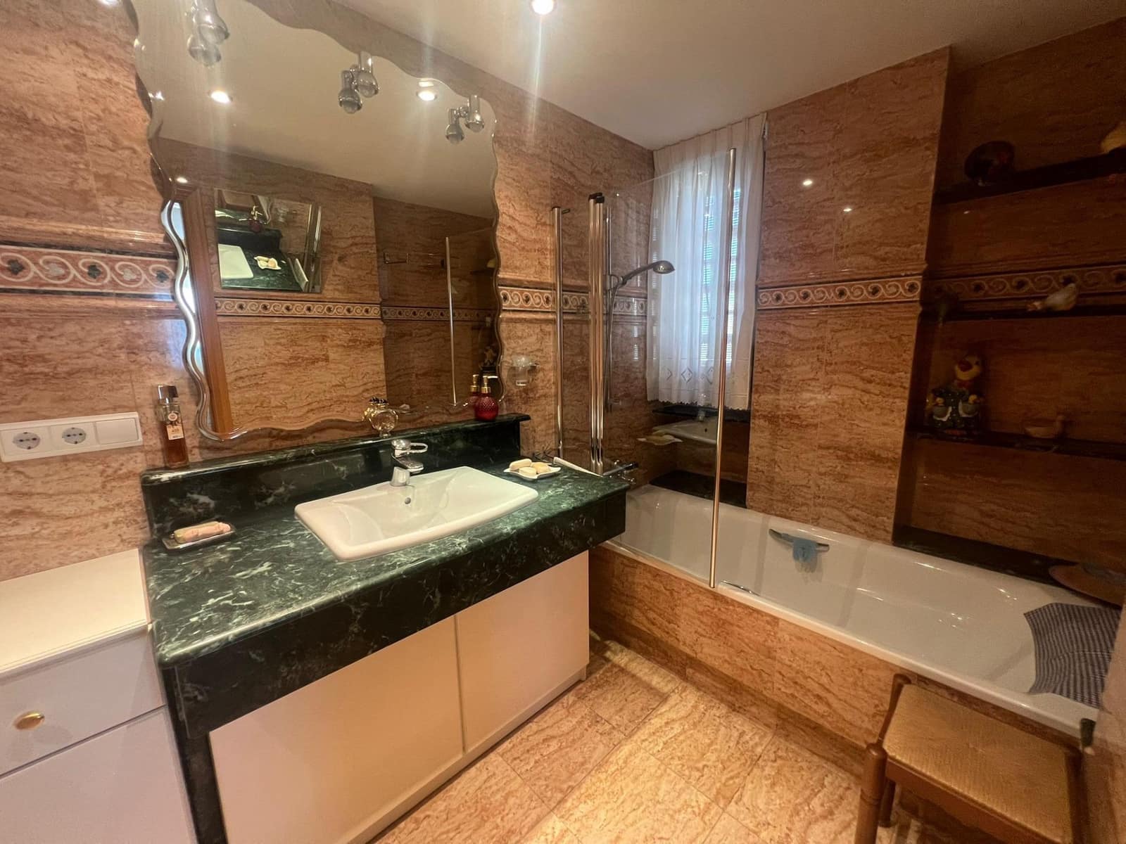 2 sovrum Lägenhet till salu i Benidorm med pool - 350 000 € (Ref: 9192352)