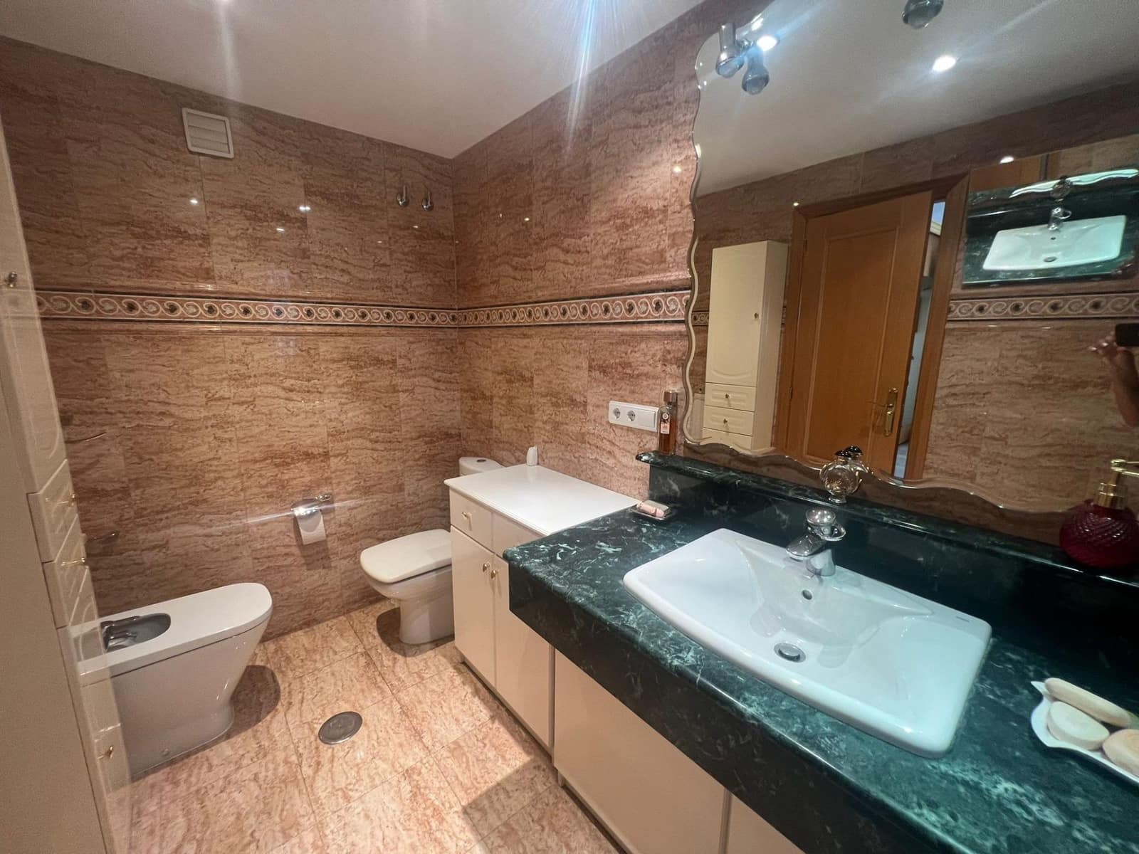 2 sovrum Lägenhet till salu i Benidorm med pool - 350 000 € (Ref: 9192352)