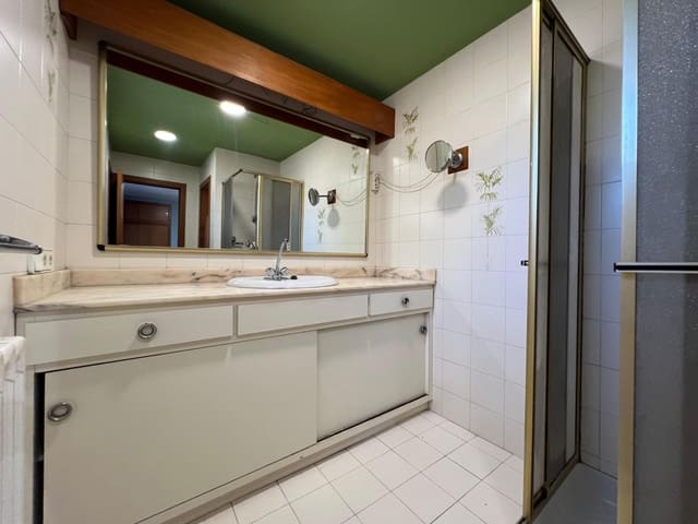 7 makuuhuone Huvila myytävänä paikassa La Nucia mukana uima-altaan 
autotalli - 950 000 € (Ref: 9255306)