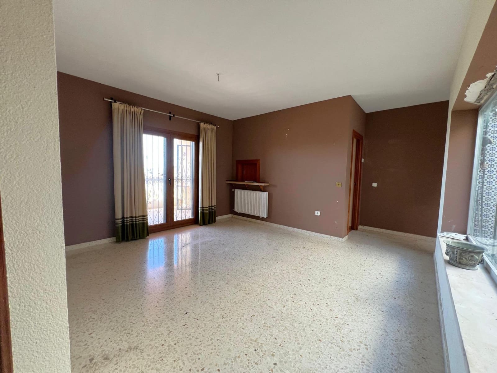 Chalet de 7 habitaciones en La Nucia en venta con piscina garaje - 950.000 € (Ref: 9255306)