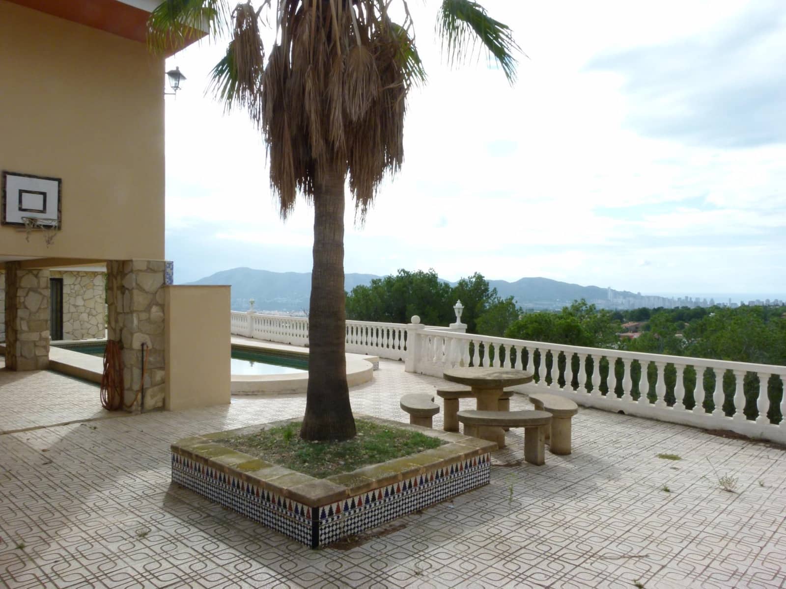 Chalet de 7 habitaciones en La Nucia en venta con piscina garaje - 950.000 € (Ref: 9255306)