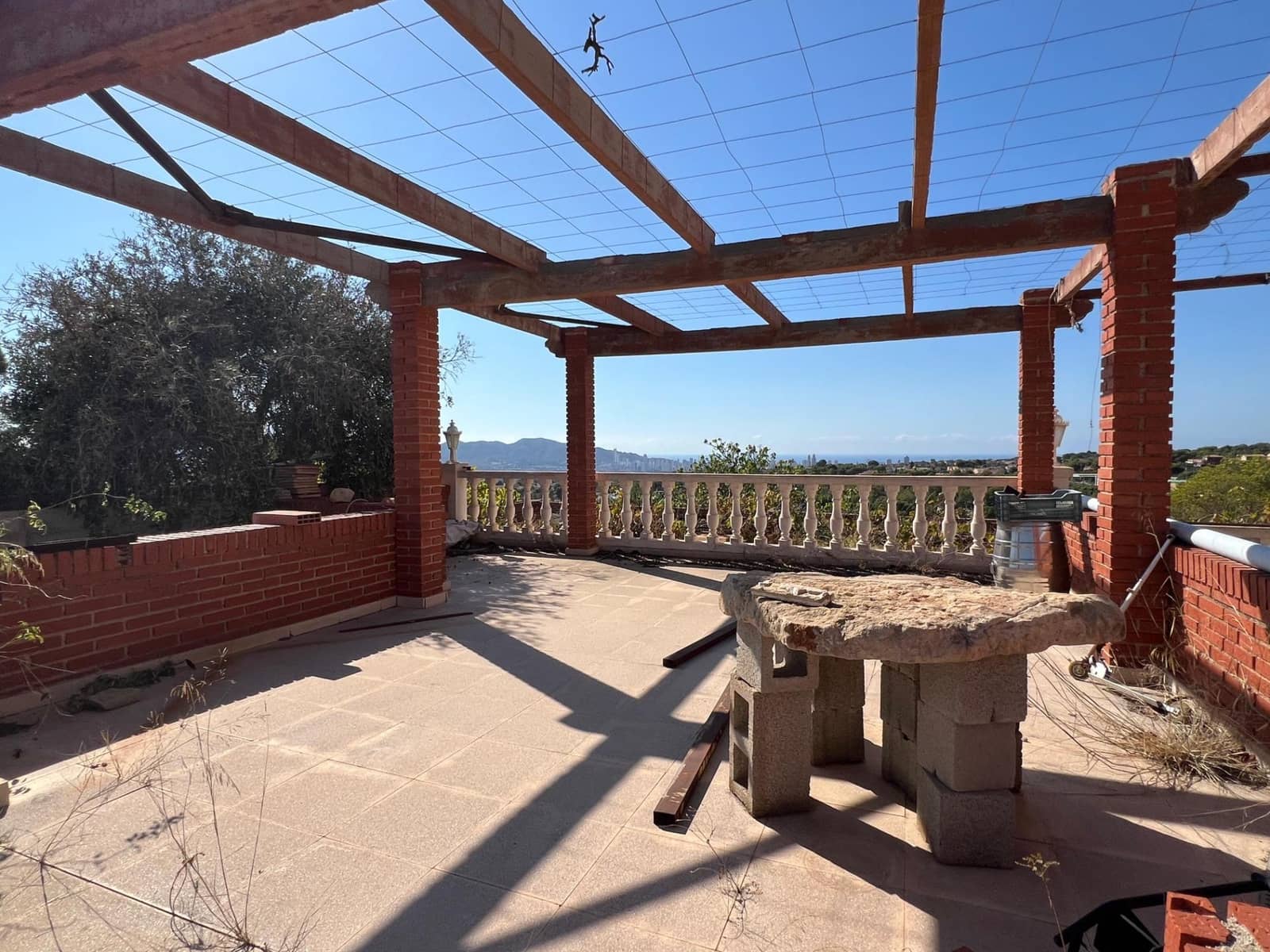 Chalet de 7 habitaciones en La Nucia en venta con piscina garaje - 950.000 € (Ref: 9255306)