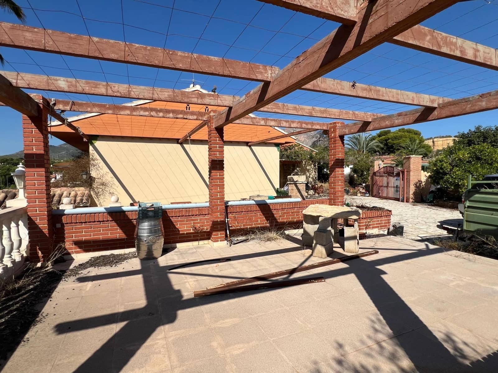 Chalet de 7 habitaciones en La Nucia en venta con piscina garaje - 950.000 € (Ref: 9255306)