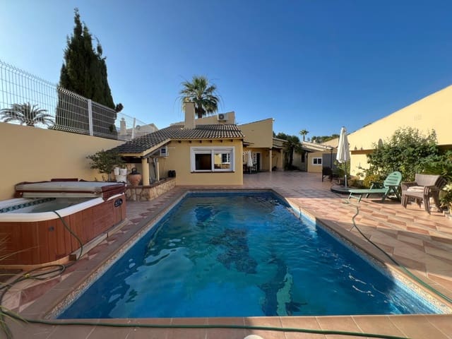 4 bedroom Villa for sale in Barranco Hondo, La Nucia - € 635,000 (Ref: 9255309)