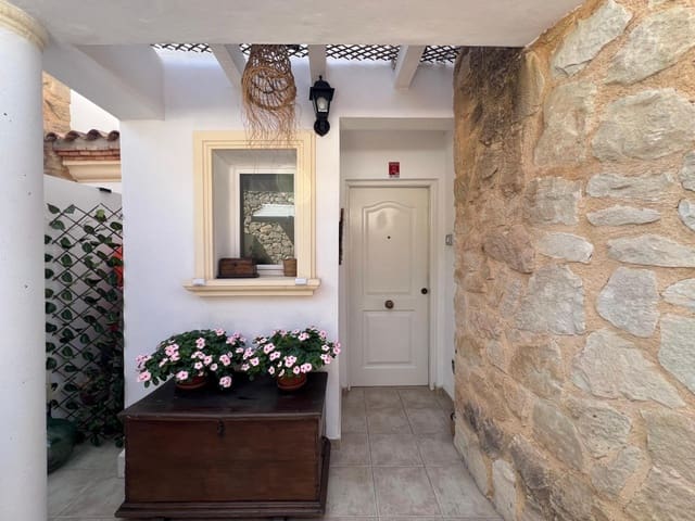 2 soveværelse Rækkehus til salg i El Campello med swimmingpool - € 690.000 (Ref: 9257317)