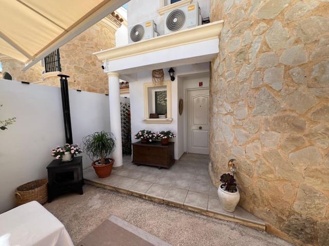 2 soveværelse Rækkehus til salg i El Campello med swimmingpool - € 690.000 (Ref: 9257317)