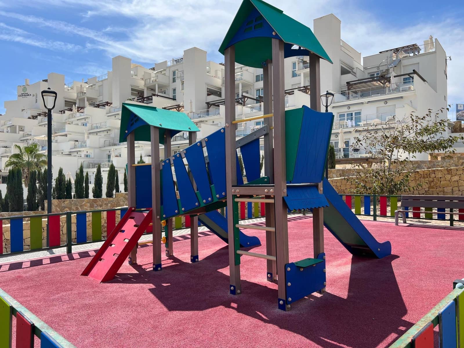 2 chambre Villa/Maison Mitoyenne à vendre à El Campello avec piscine - 690 000 € (Ref: 9257317)