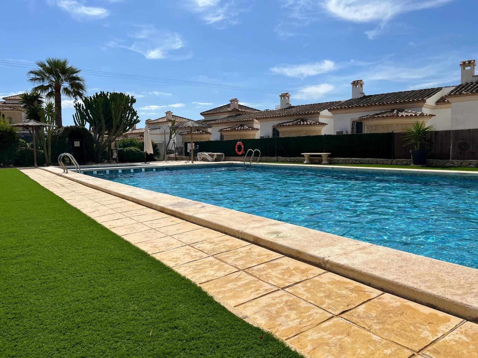 2 chambre Villa/Maison Mitoyenne à vendre à El Campello avec piscine - 690 000 € (Ref: 9257317)