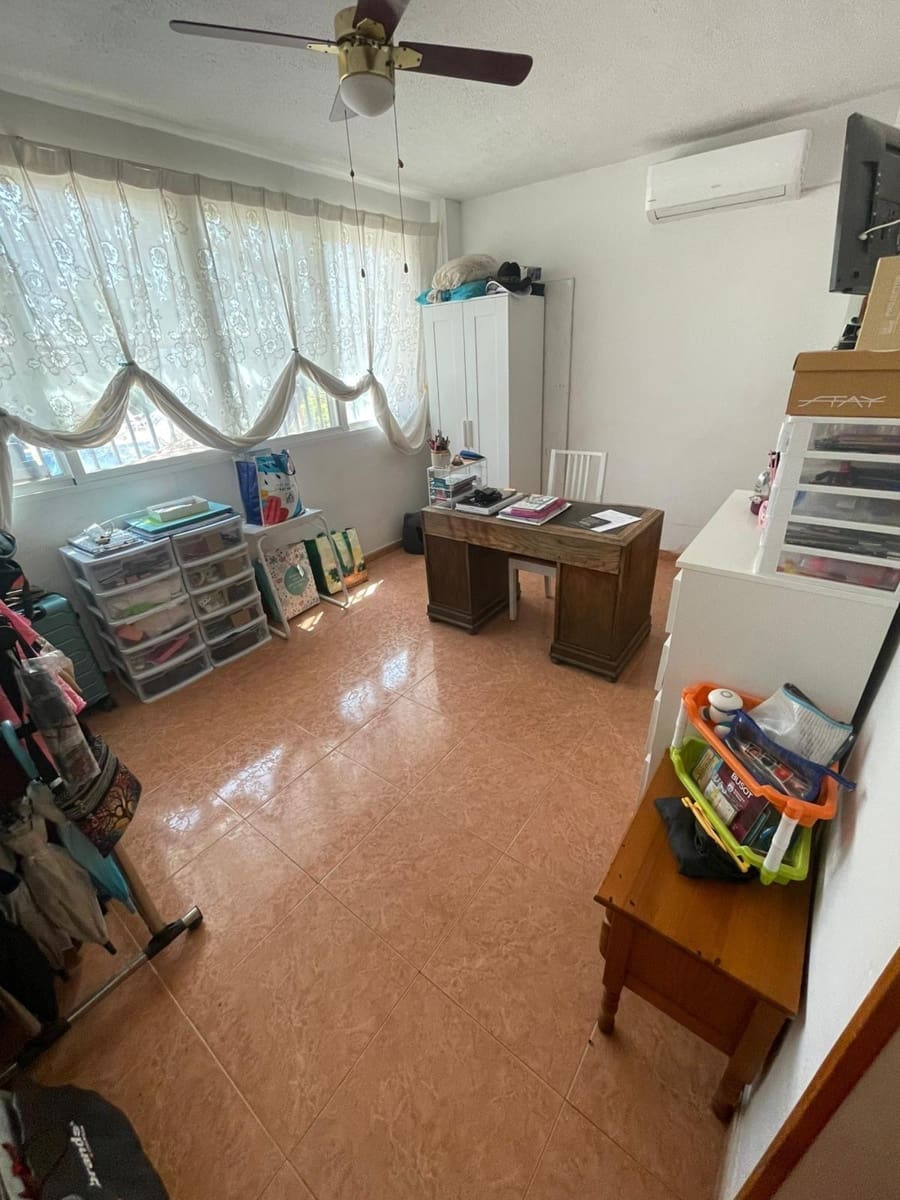 4 makuuhuone Huvila myytävänä paikassa Busot - 350 000 € (Ref: 9262621)