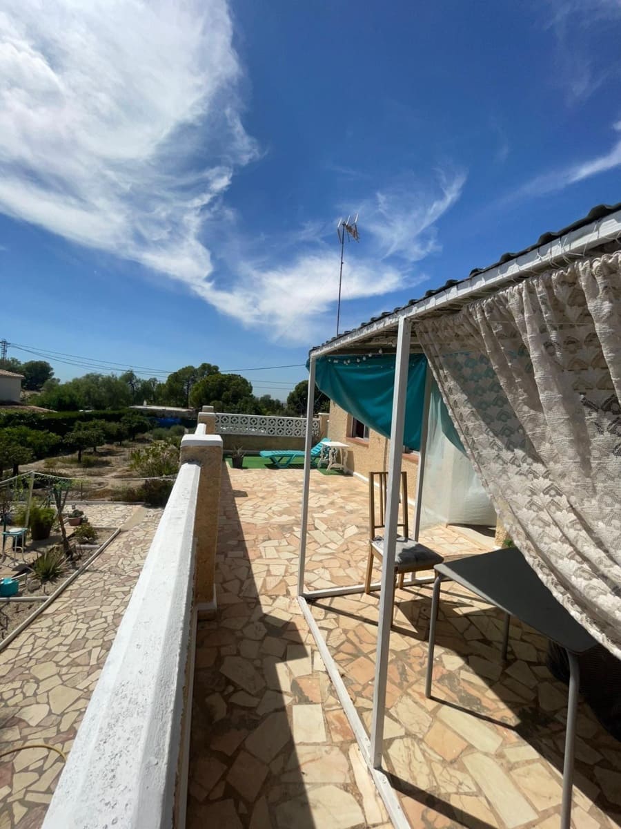 4 makuuhuone Huvila myytävänä paikassa Busot - 350 000 € (Ref: 9262621)