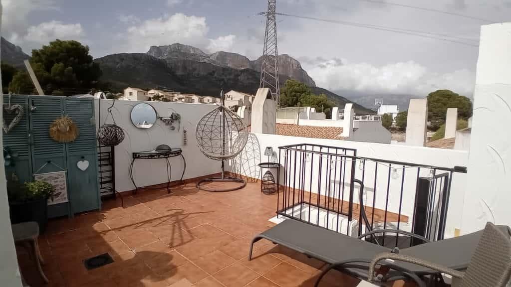 2 makuuhuone Rivitalo myytävänä paikassa La Nucia mukana uima-altaan 
autotalli - 245 000 € (Ref: 9308529)