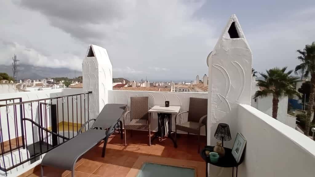 2 makuuhuone Rivitalo myytävänä paikassa La Nucia mukana uima-altaan 
autotalli - 245 000 € (Ref: 9308529)