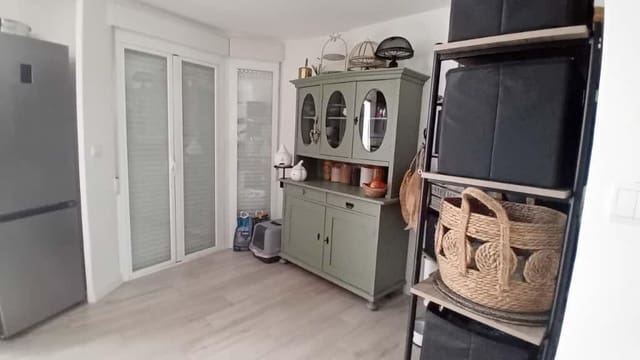 2 makuuhuone Rivitalo myytävänä paikassa La Nucia mukana uima-altaan 
autotalli - 245 000 € (Ref: 9308529)