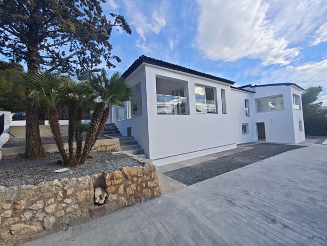 Chalet de 4 habitaciones en Altea en venta con garaje - 835.000 € (Ref: 9347379)