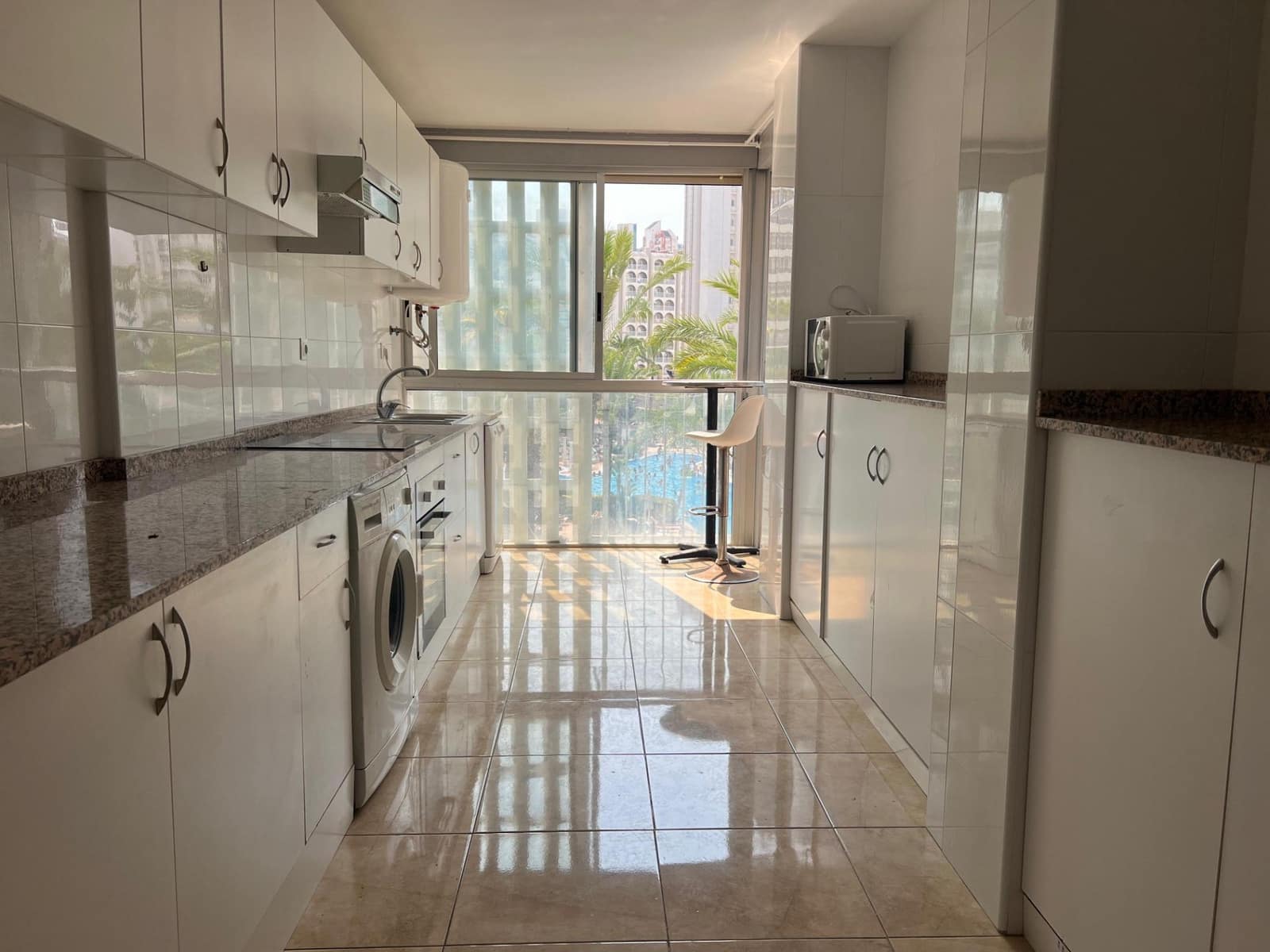 3 slaapkamer Flat te koop in Benidorm met zwembad - € 375.000 (Ref: 9419790)