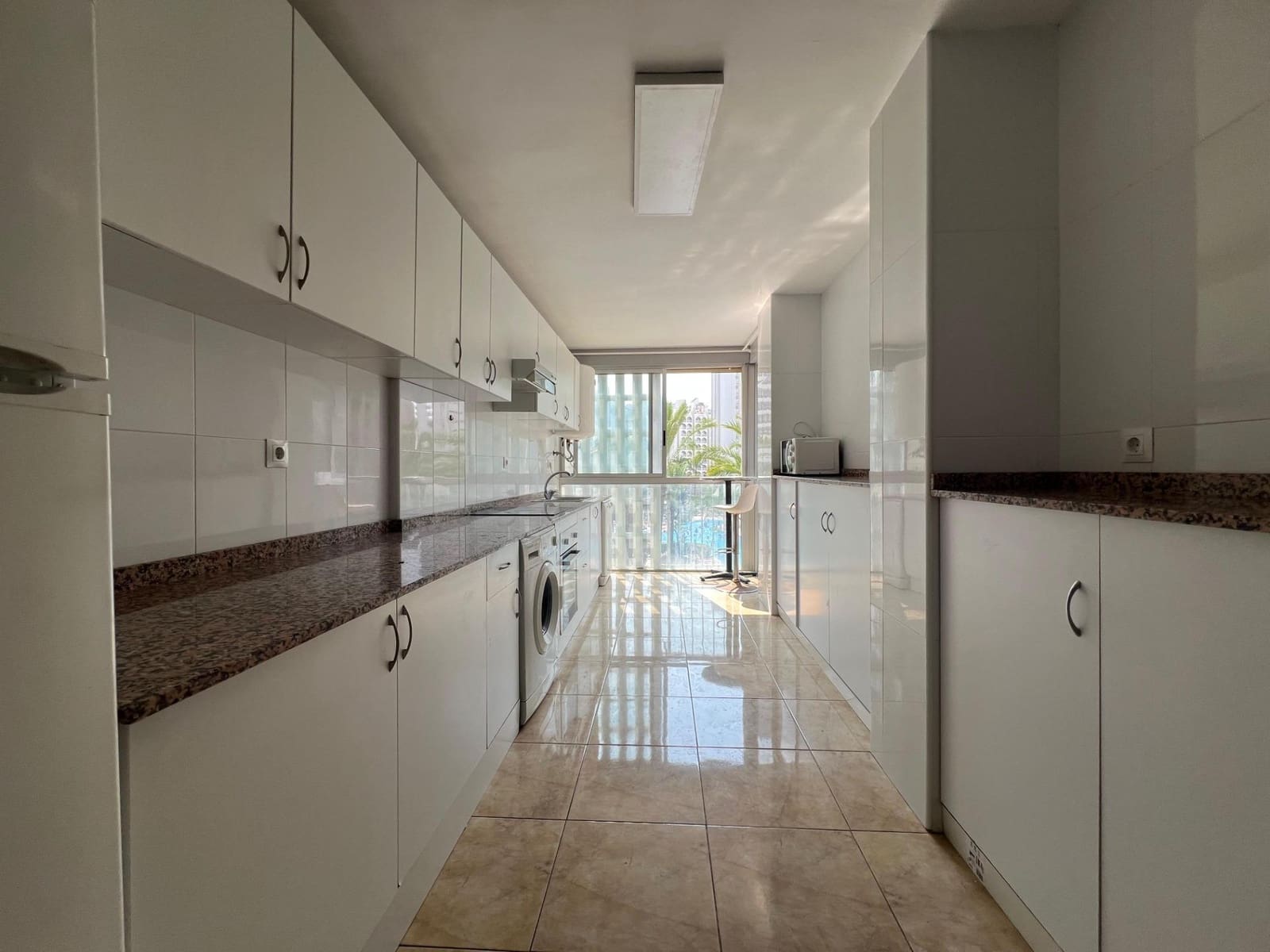 3 slaapkamer Flat te koop in Benidorm met zwembad - € 375.000 (Ref: 9419790)