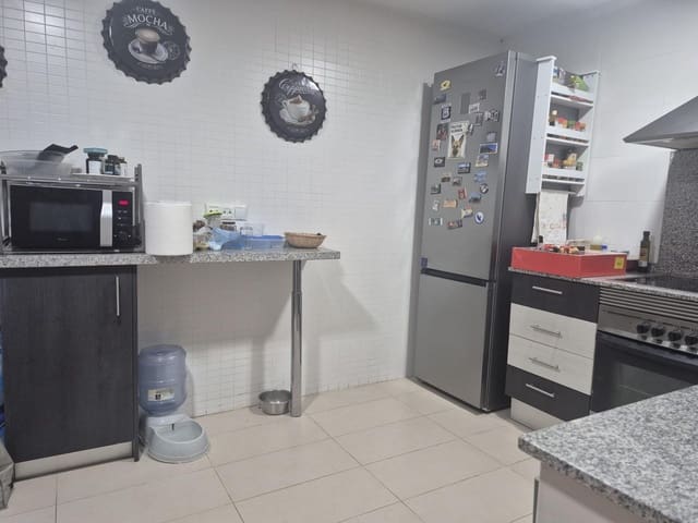 Villa/Maison Mitoyenne de 3 chambres à louer à Polop avec garage - 1 000 € (Ref: 9482052)