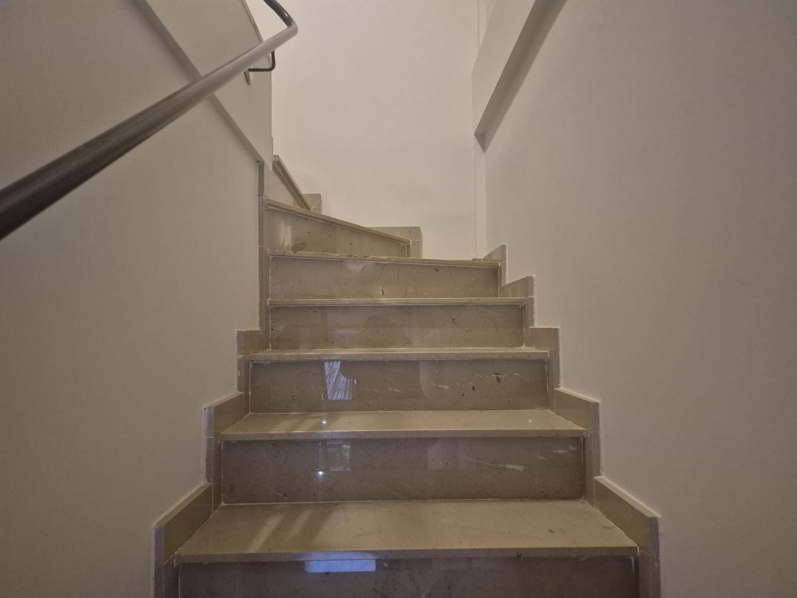 3 soveværelse Rækkehus til leje i Polop med garage - € 1.000 (Ref: 9482052)