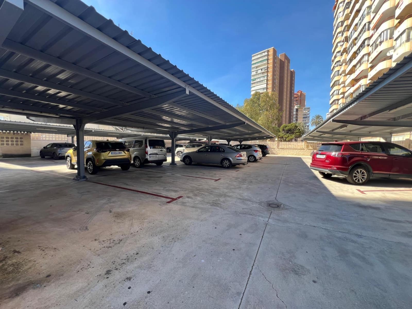 2 soveværelse Lejlighed til salg i Benidorm med swimmingpool garage - € 440.000 (Ref: 9627579)